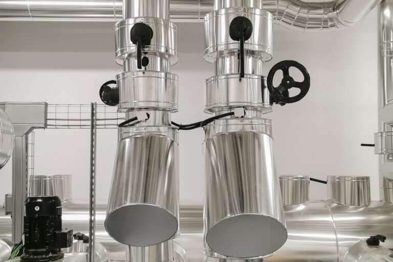 Refrigeração a ar vs. refrigeração a água em ambientes industriais