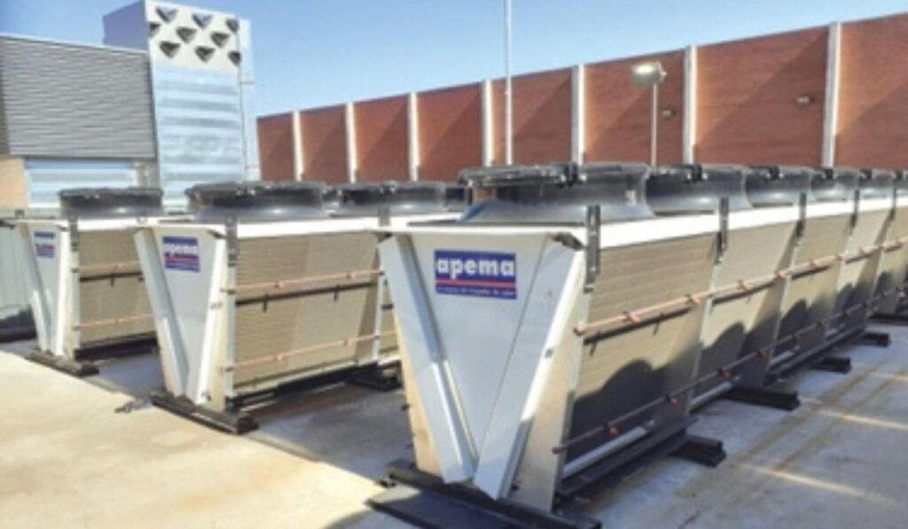 Dry cooler e a refrigeração industrial eficiente sem o uso de água 2 Sistema dry cooler Apema para refrigeração industrial